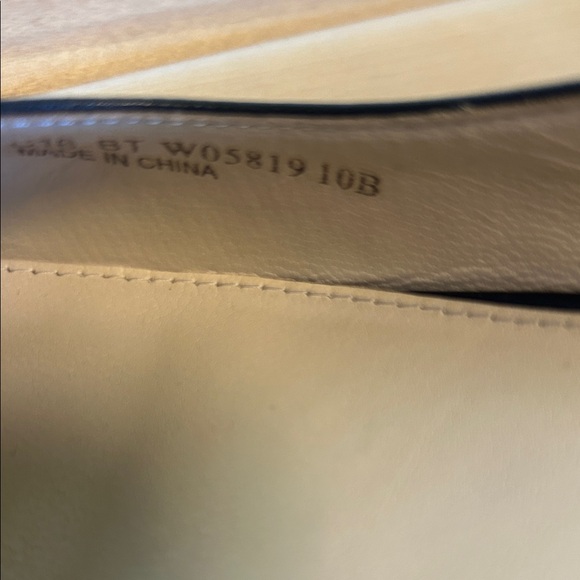 Cole Haan Black Leather Heels chunky heel 
Quiet luxury Holiday wedding - Picture 5 of 9